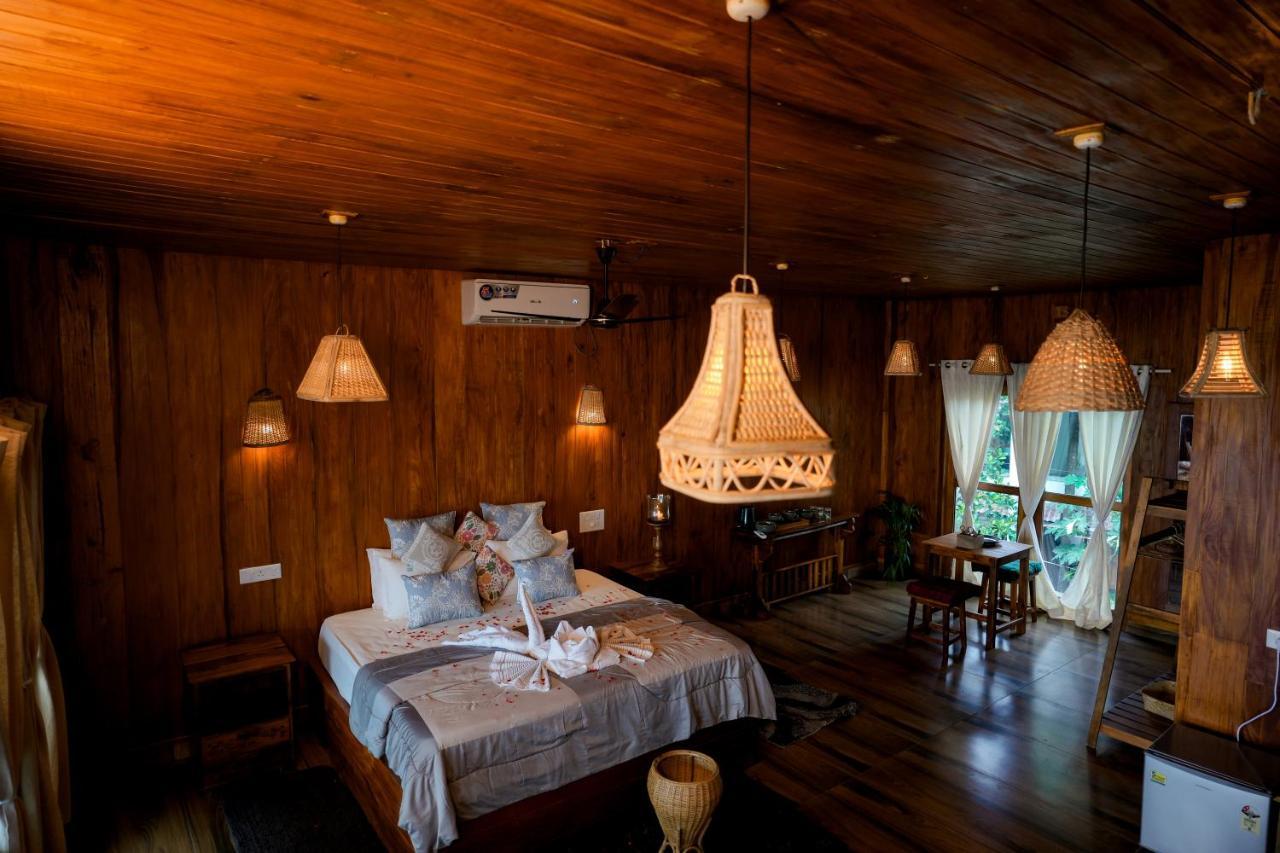 Driftwood Beach Resort Varkala Esterno foto